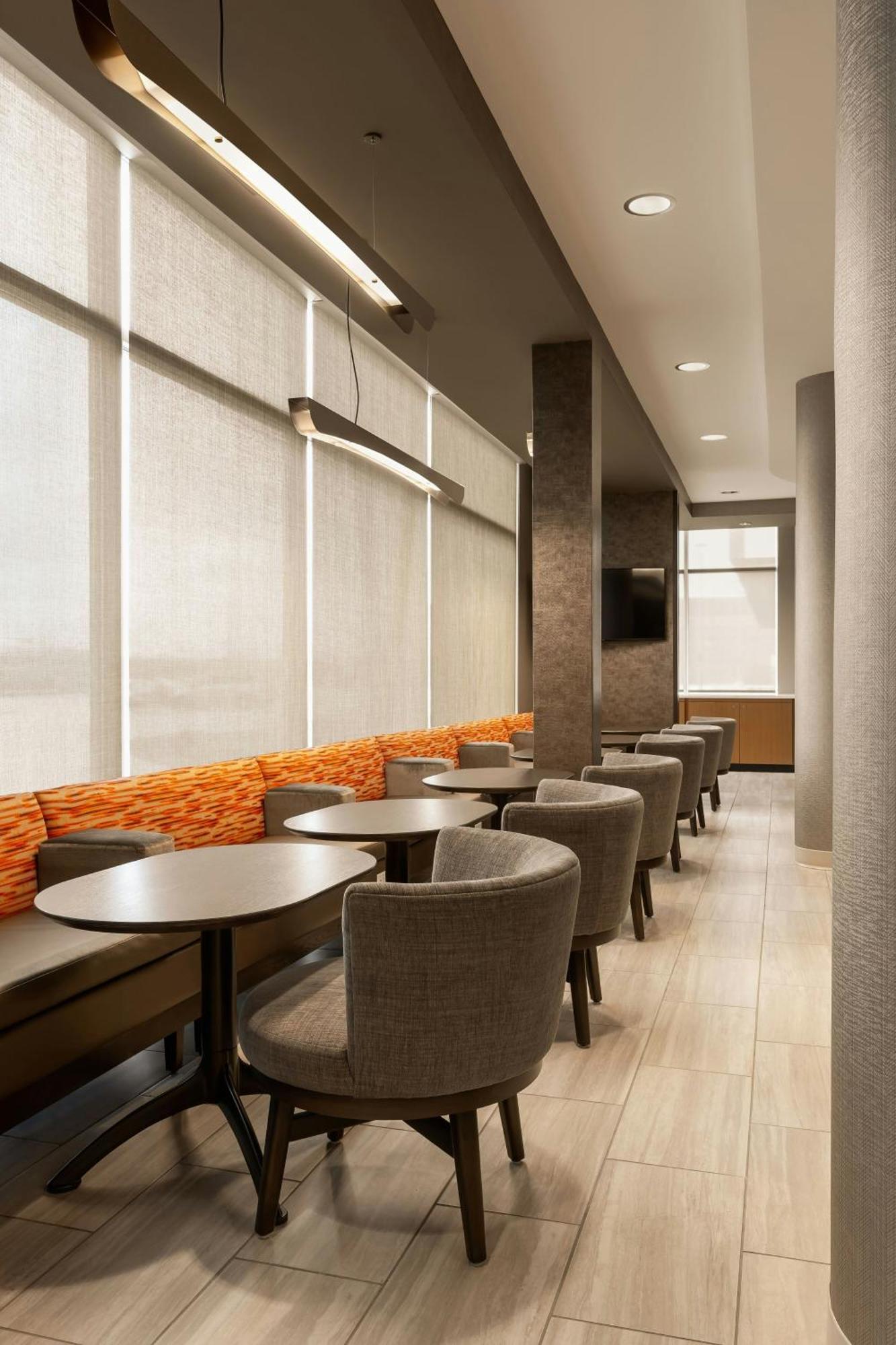 Springhill Suites By Marriott Fargo Exterior foto